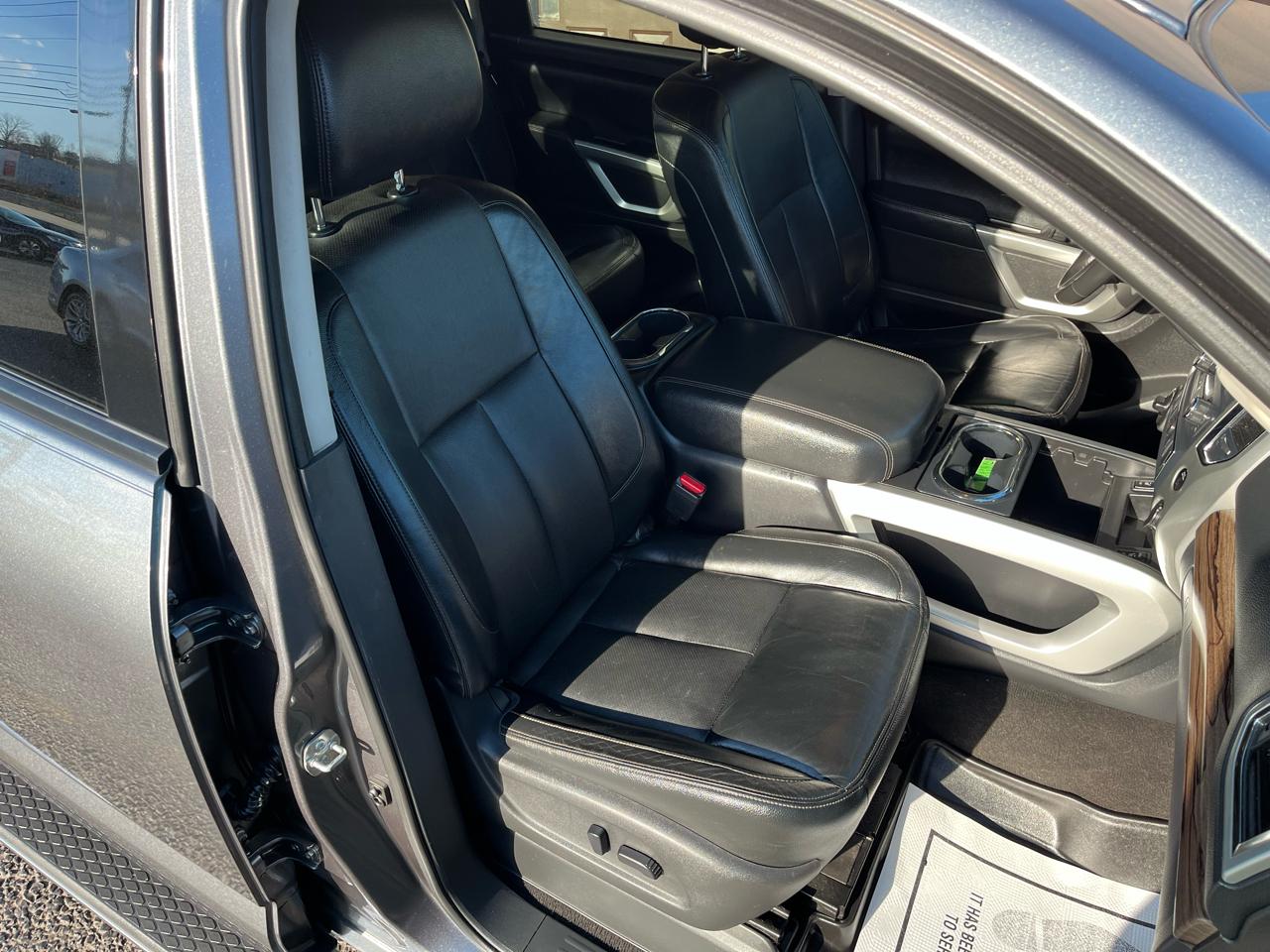 Nissan Titan SL Crew Cab 4WD 2017