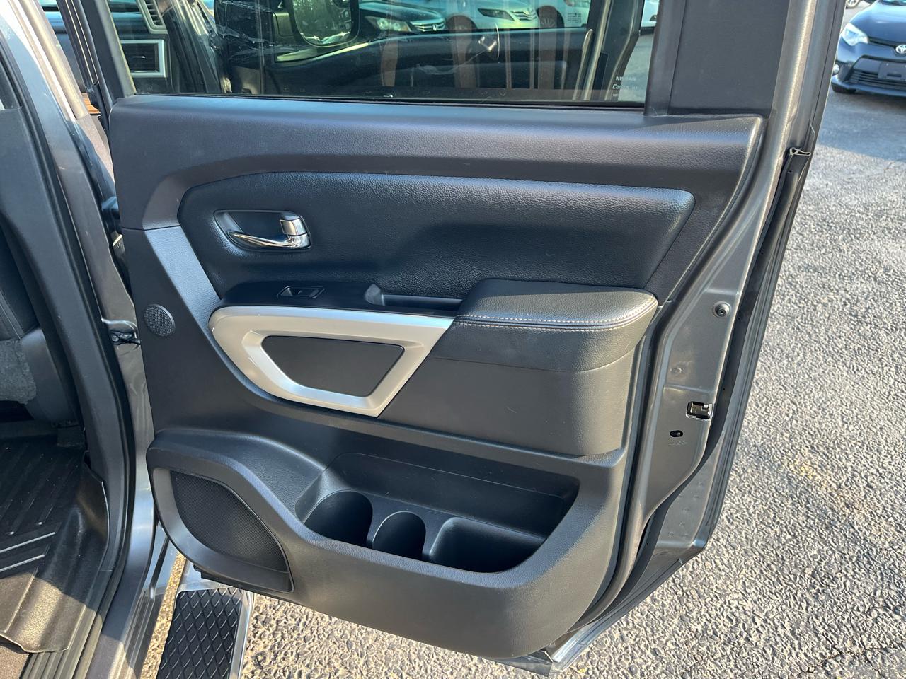 Nissan Titan SL Crew Cab 4WD 2017