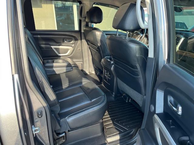 Nissan Titan SL Crew Cab 4WD 2017