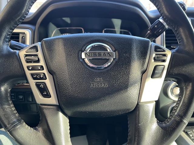 Nissan Titan SL Crew Cab 4WD 2017