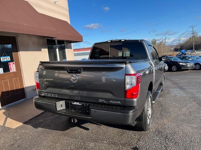 Nissan Titan SL Crew Cab 4WD 2017