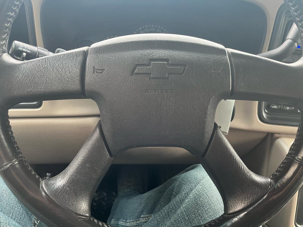 Chevrolet Avalanche 1500 2WD 2003