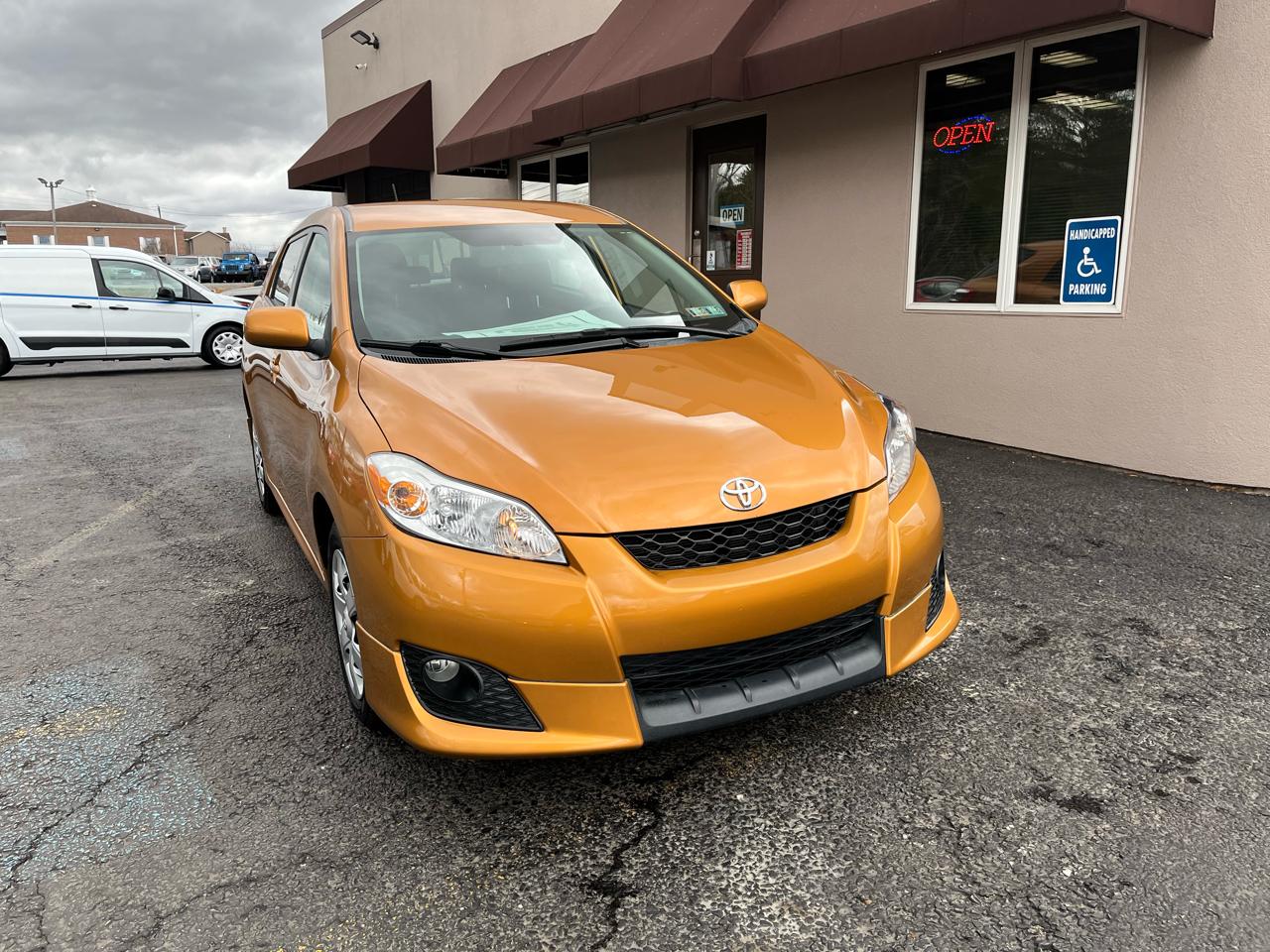 Toyota Matrix Base 4-Speed AT 2010