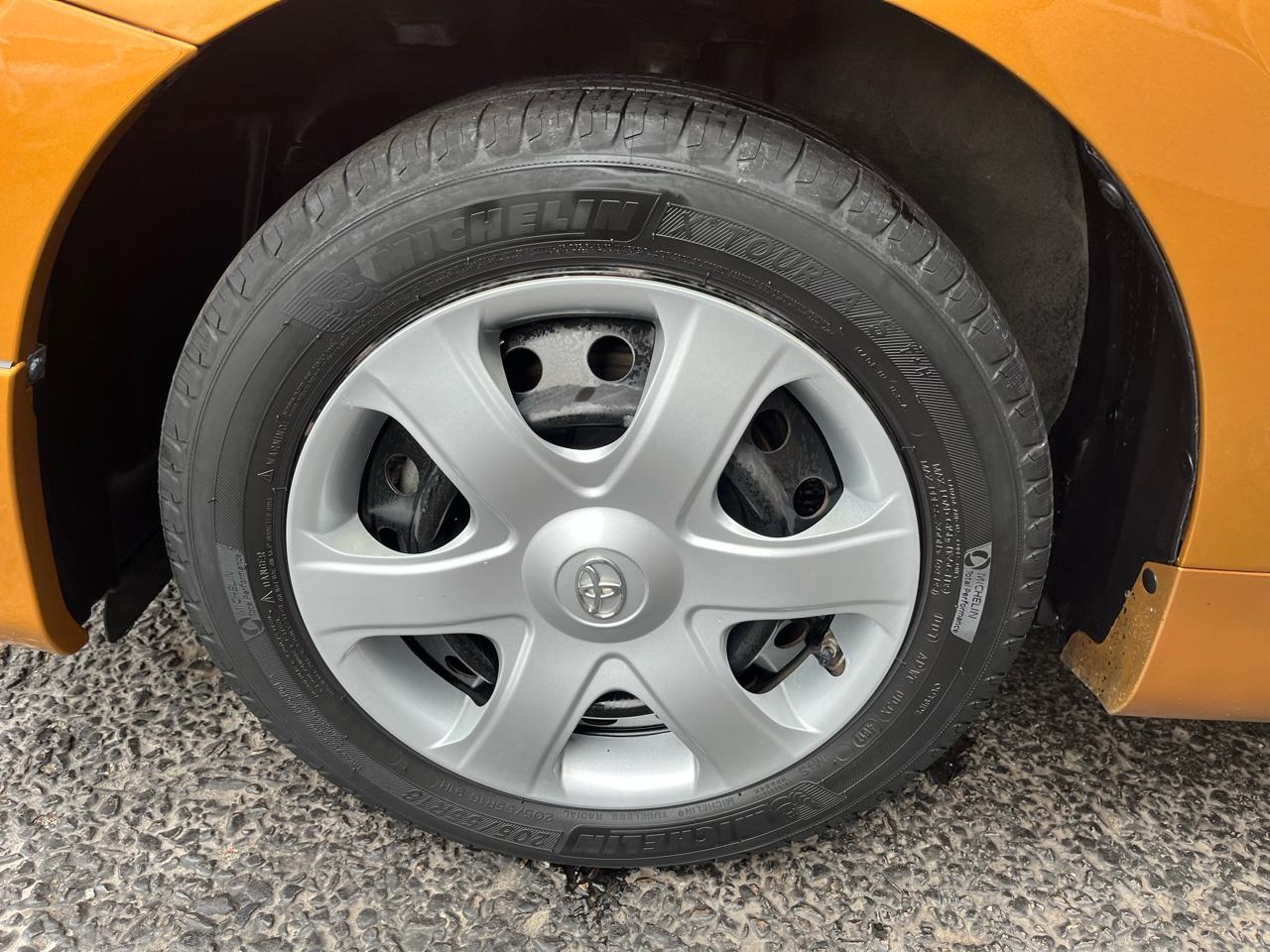 Toyota Matrix Base 4-Speed AT 2010