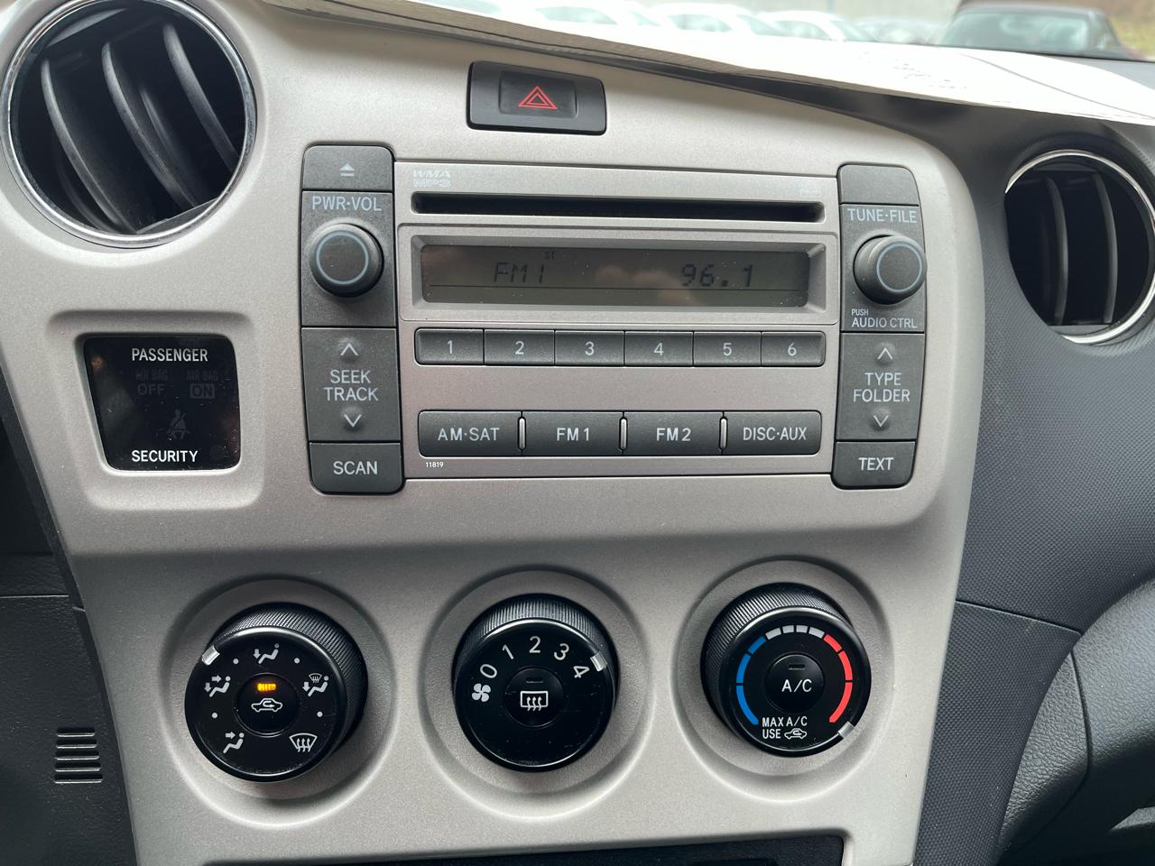 Toyota Matrix Base 4-Speed AT 2010