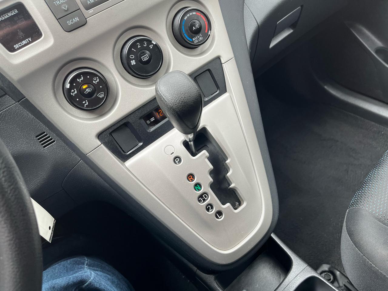 Toyota Matrix Base 4-Speed AT 2010