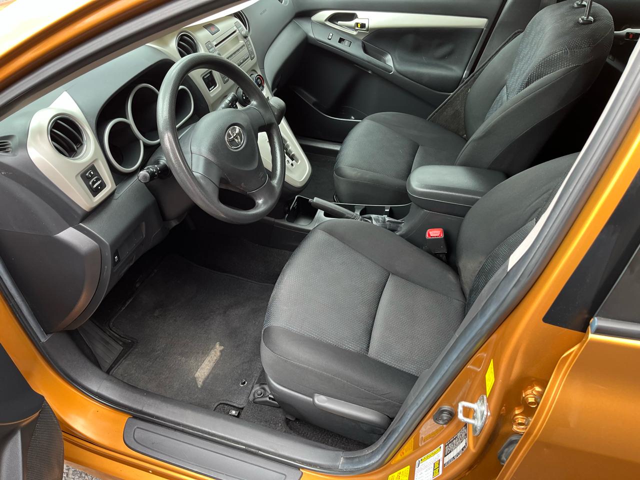 Toyota Matrix Base 4-Speed AT 2010