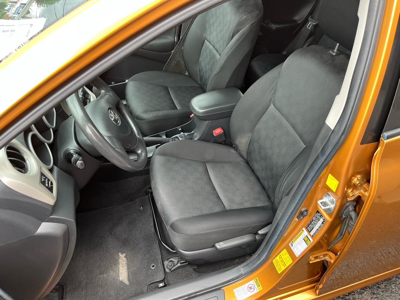 Toyota Matrix Base 4-Speed AT 2010