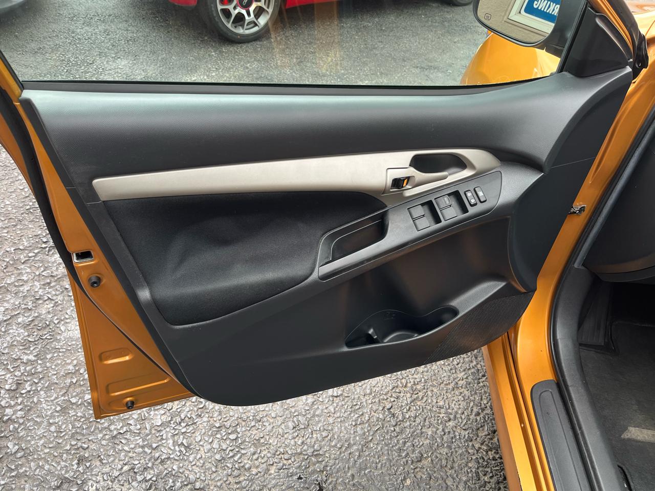 Toyota Matrix Base 4-Speed AT 2010