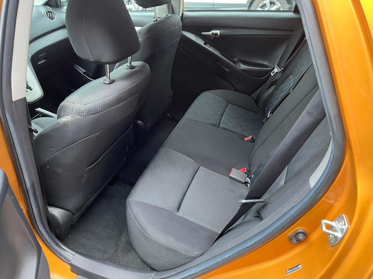 Toyota Matrix Base 4-Speed AT 2010