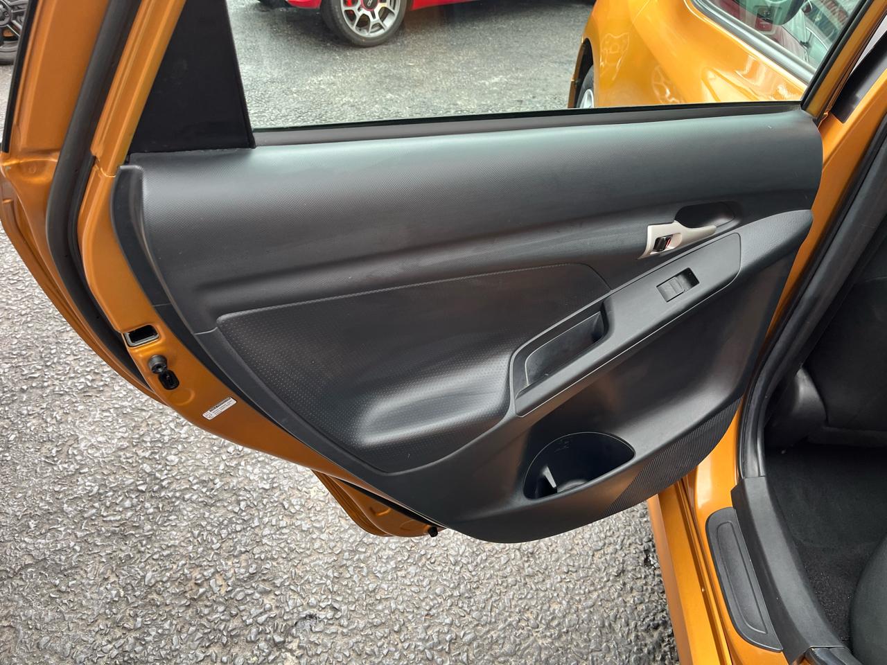 Toyota Matrix Base 4-Speed AT 2010