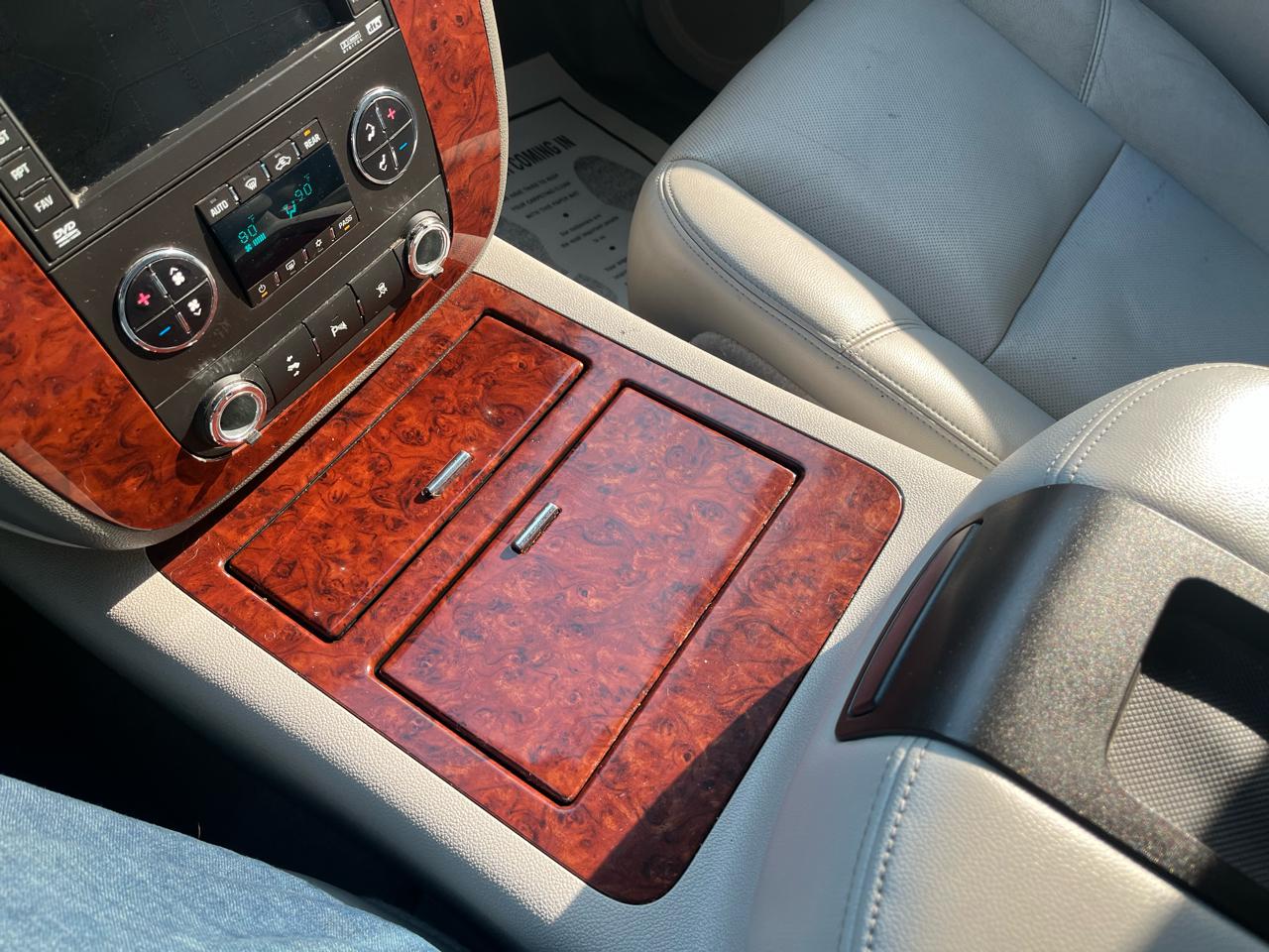 Chevrolet Suburban LTZ 1500 4WD 2010