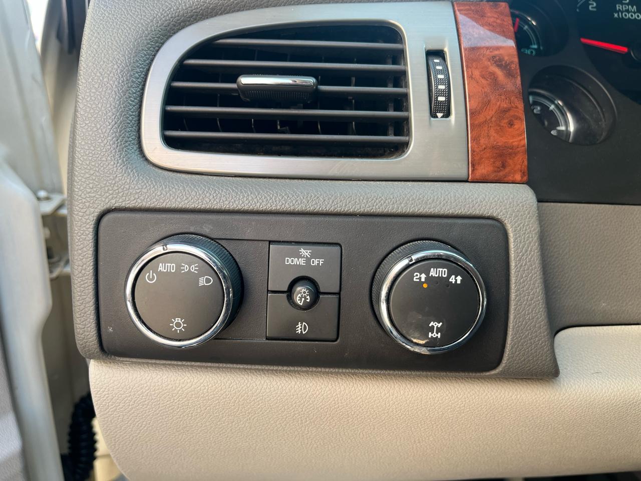 Chevrolet Suburban LTZ 1500 4WD 2010