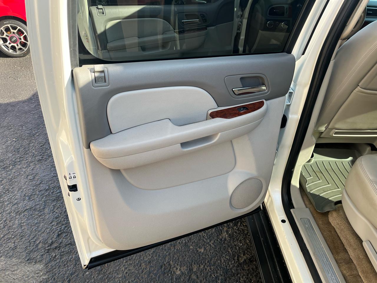 Chevrolet Suburban LTZ 1500 4WD 2010