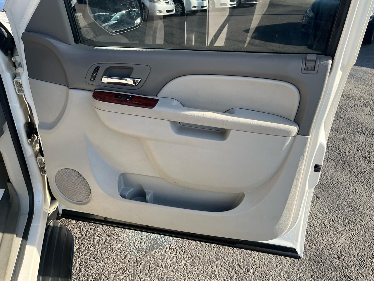 Chevrolet Suburban LTZ 1500 4WD 2010