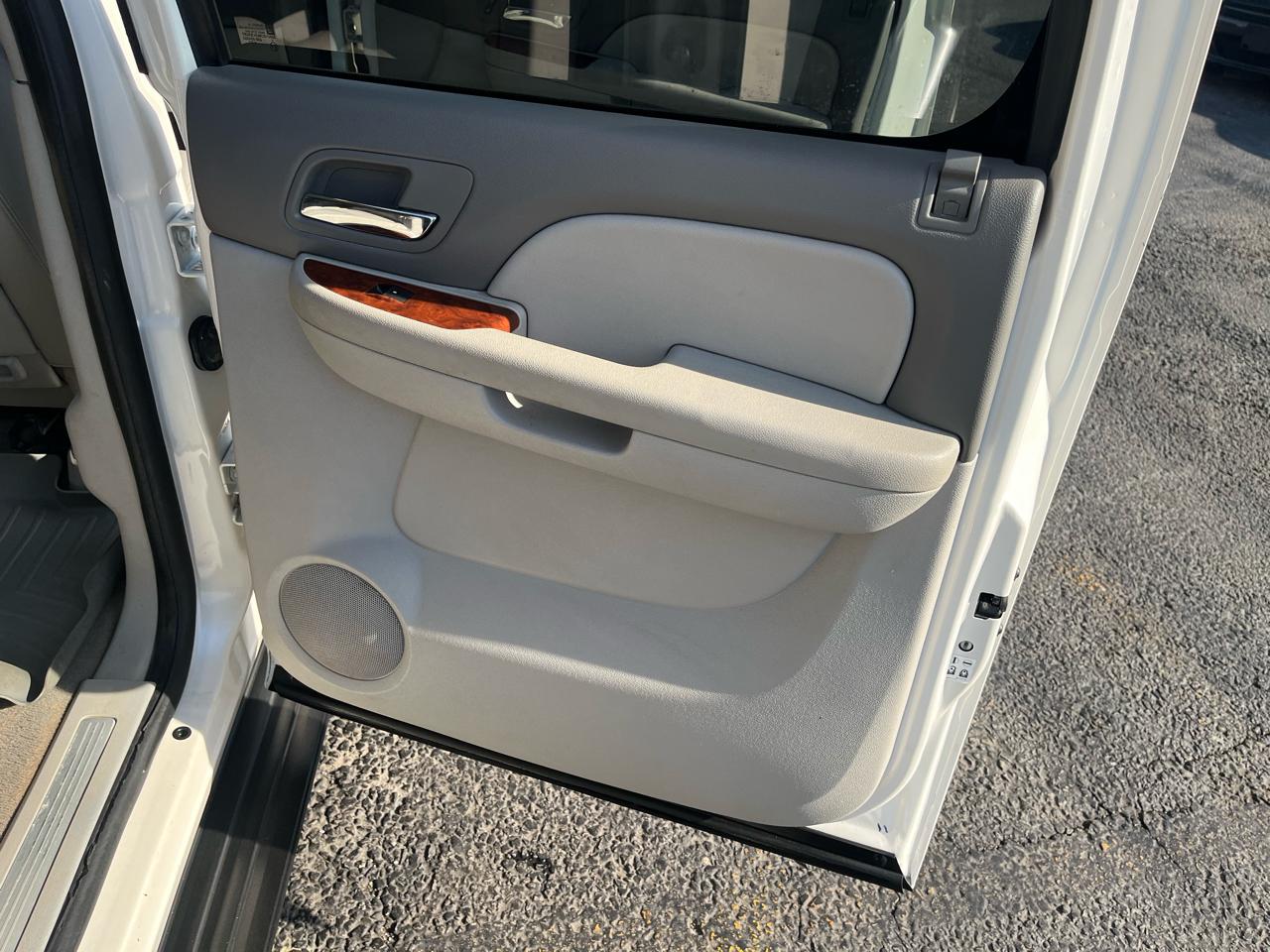 Chevrolet Suburban LTZ 1500 4WD 2010