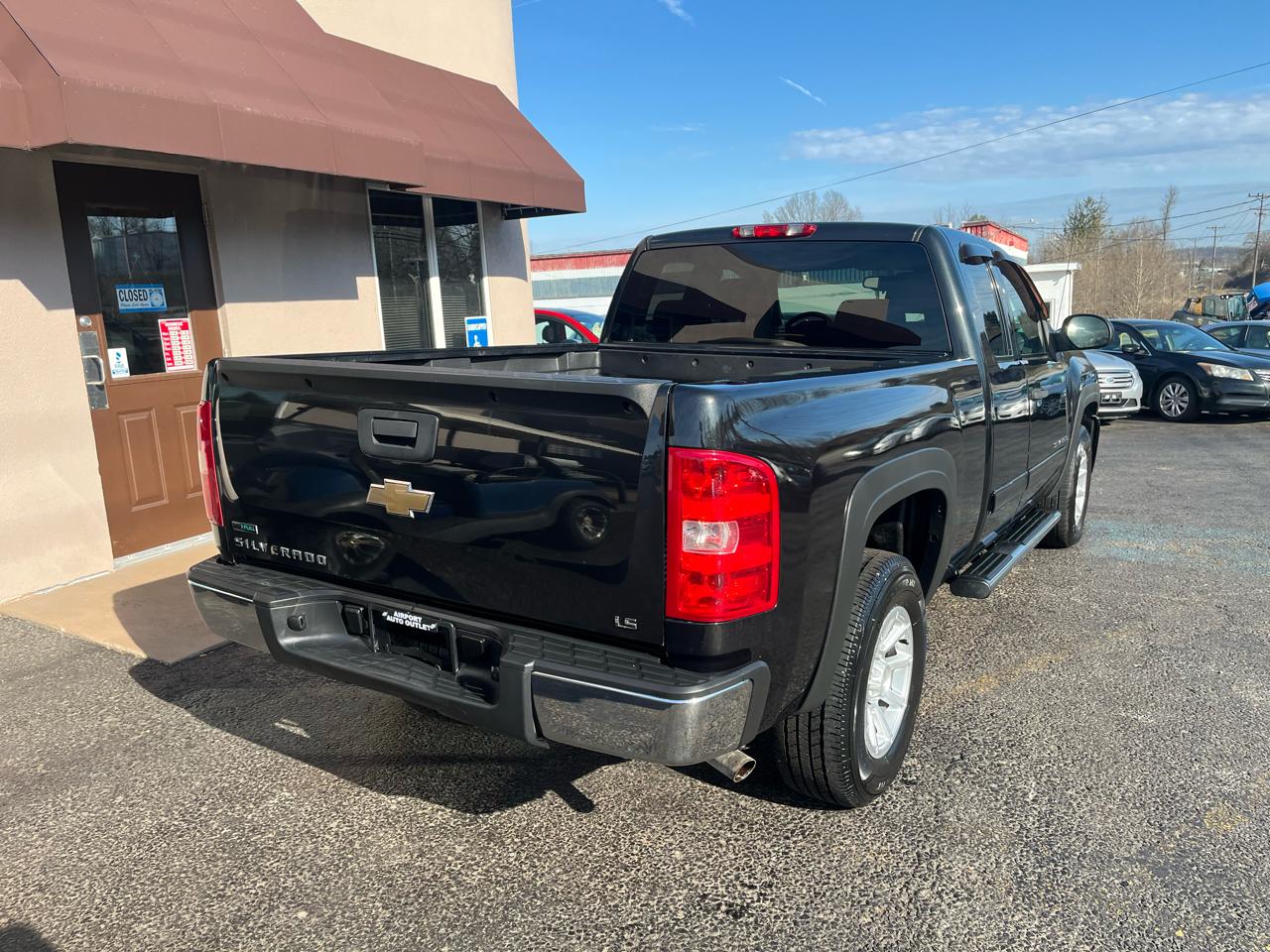 Chevrolet Silverado 1500 LS Extended Cab 4WD 2010