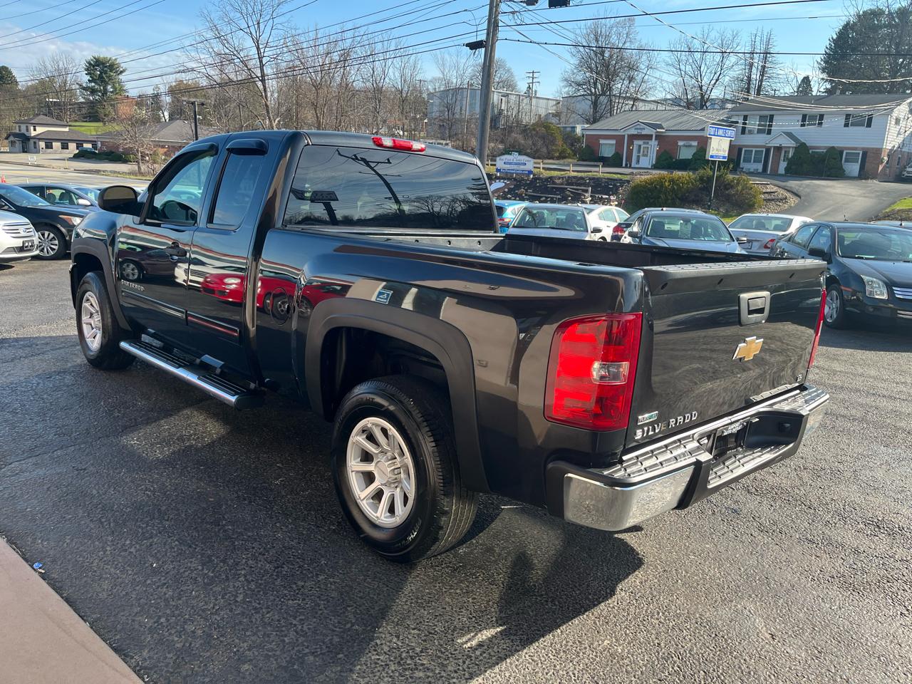 Chevrolet Silverado 1500 LS Extended Cab 4WD 2010