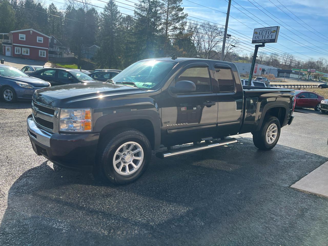 Chevrolet Silverado 1500 LS Extended Cab 4WD 2010