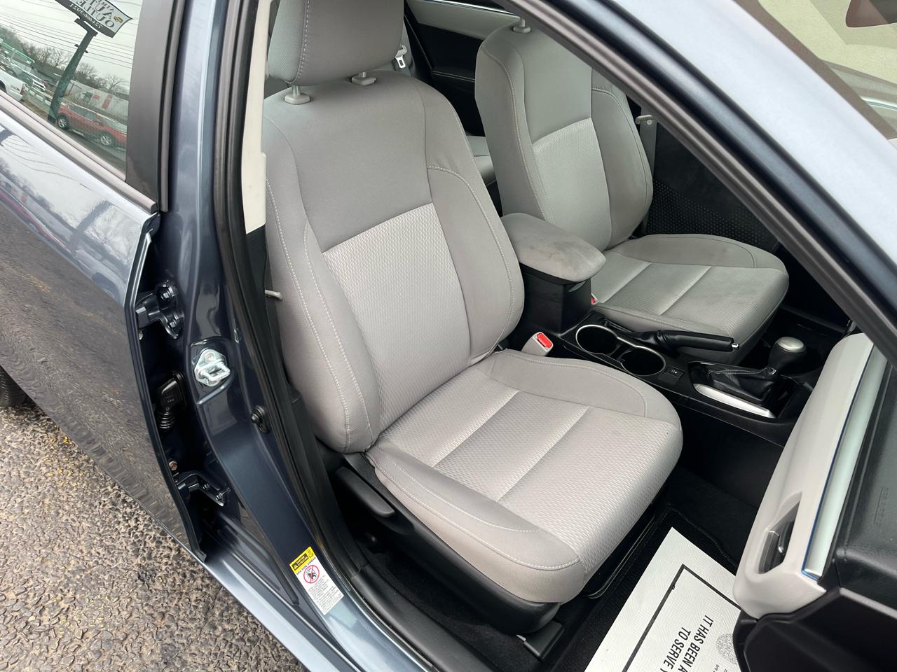 Toyota Corolla LE 4D Sedan 2014