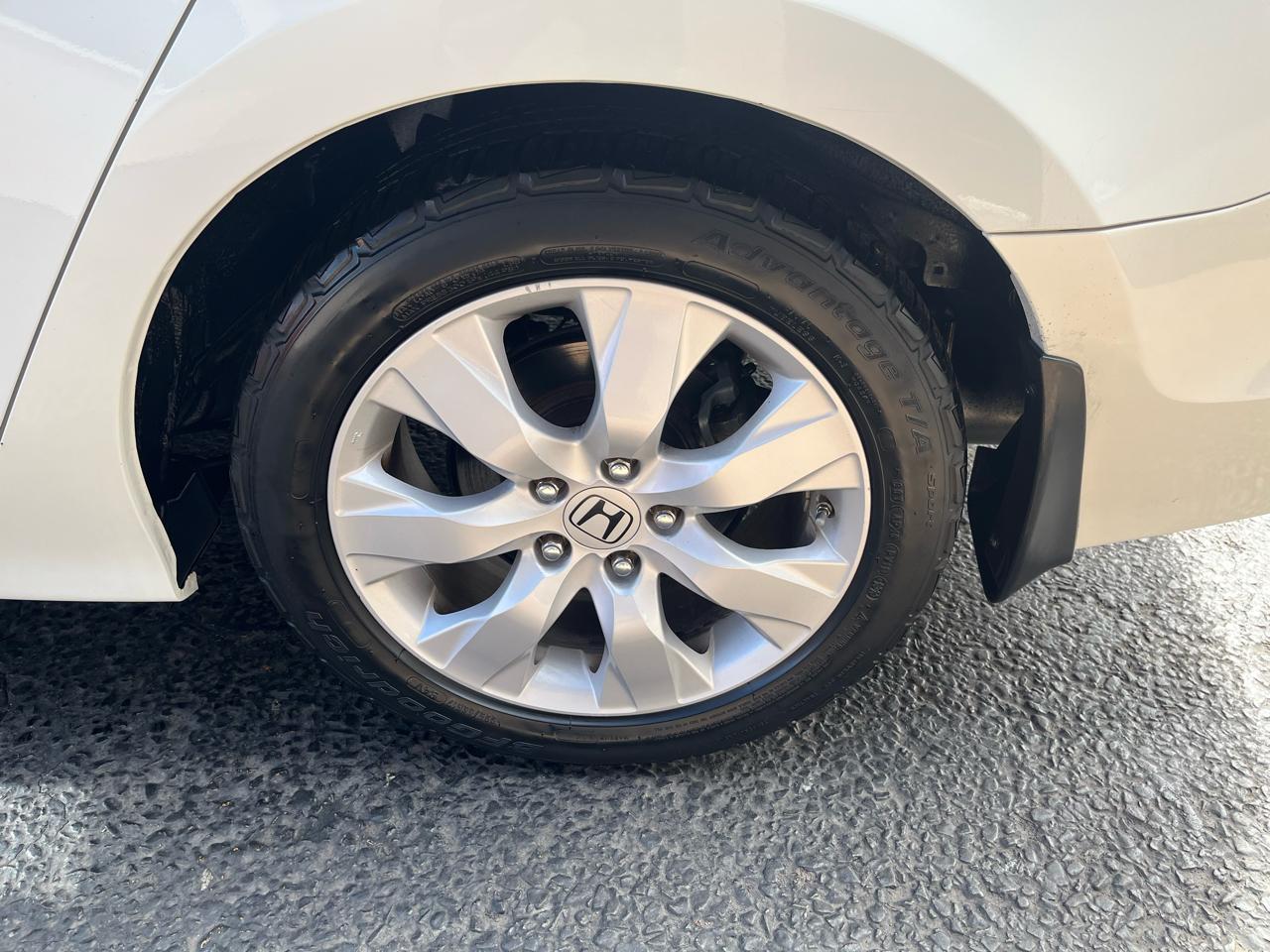 Honda Accord EX-L V-6 Sedan AT 2010