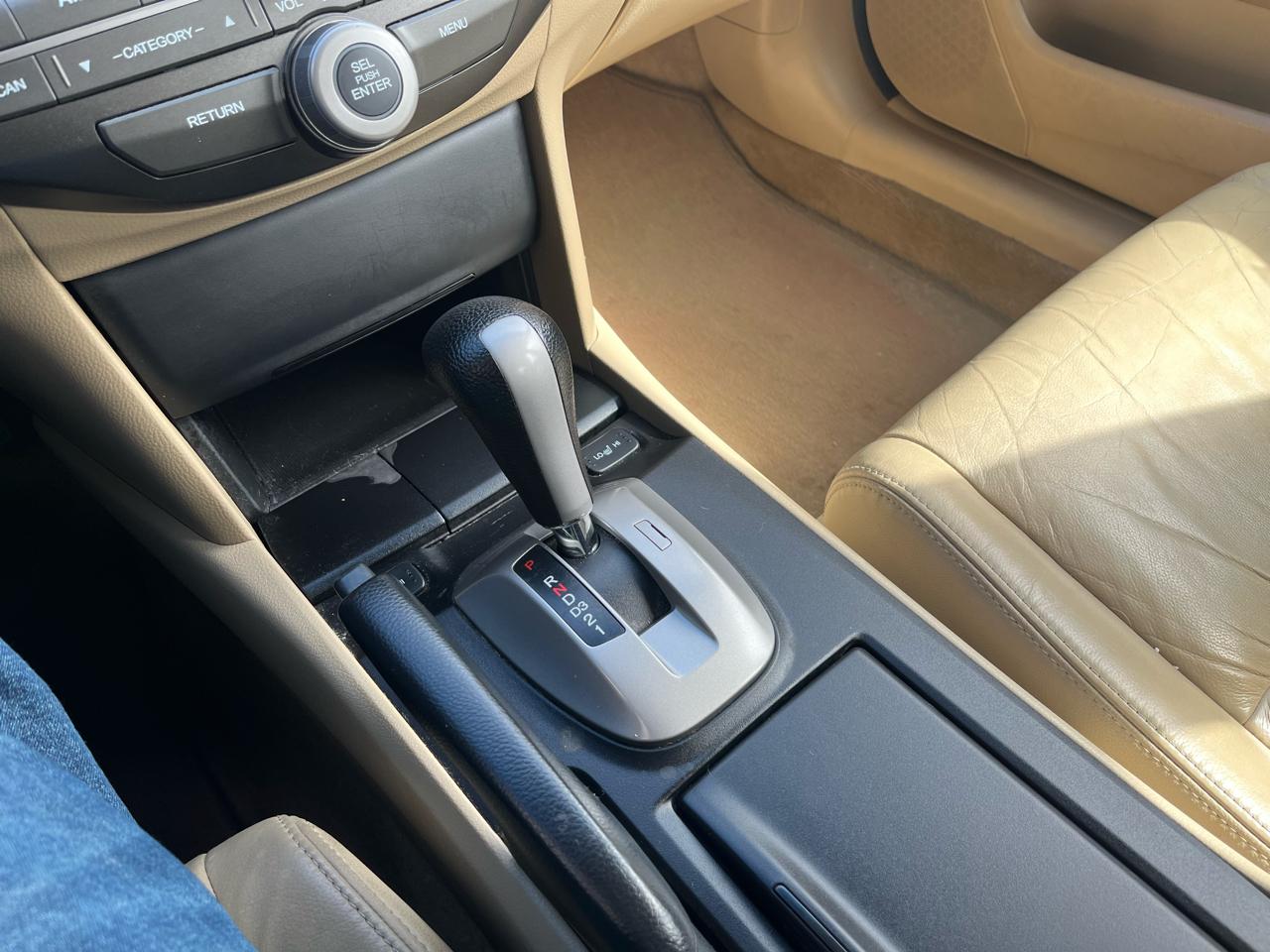 Honda Accord EX-L V-6 Sedan AT 2010