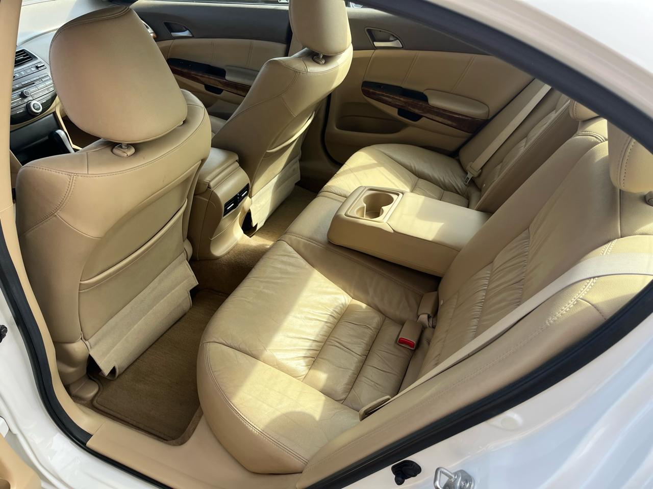 Honda Accord EX-L V-6 Sedan AT 2010