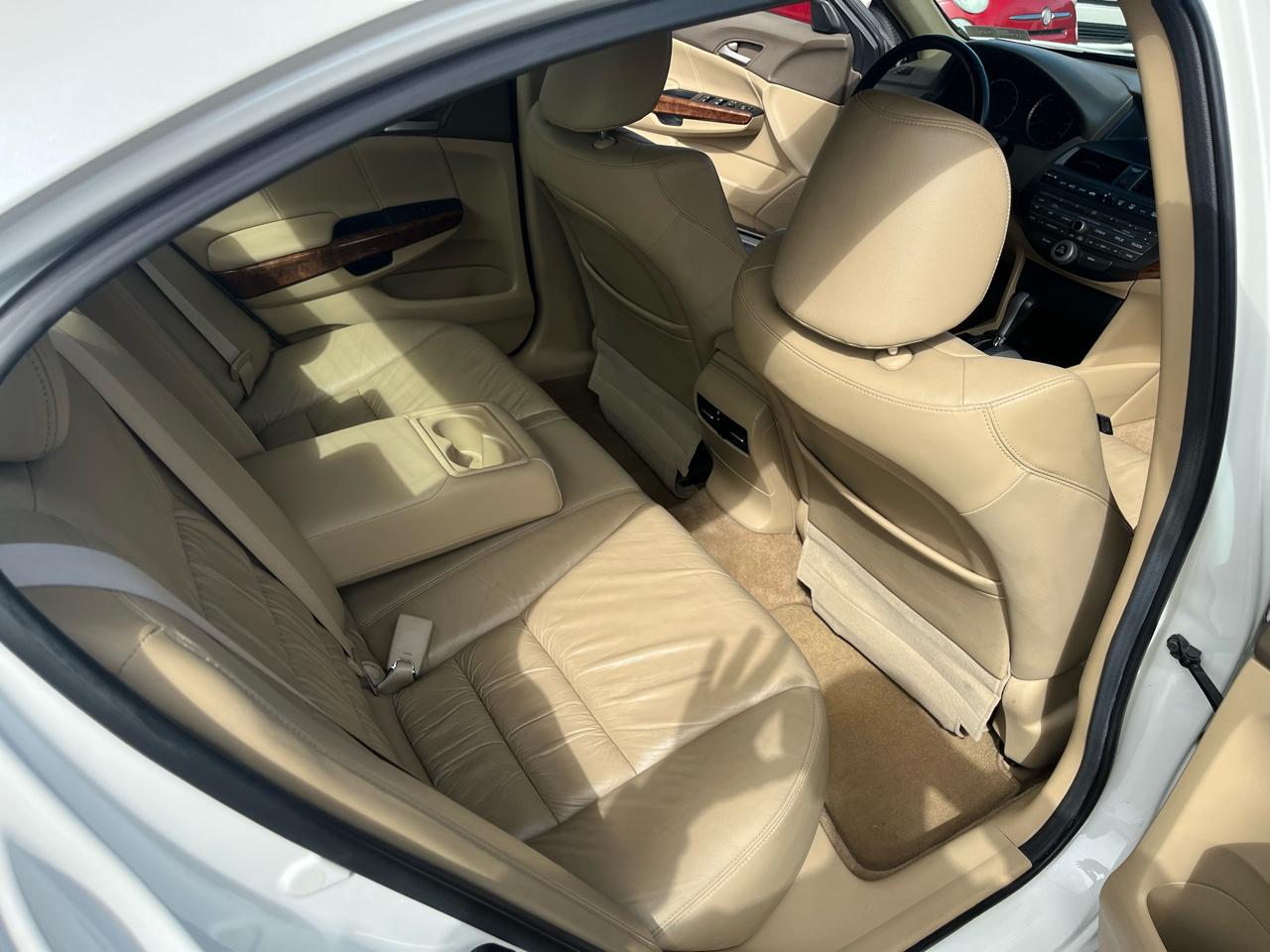 Honda Accord EX-L V-6 Sedan AT 2010