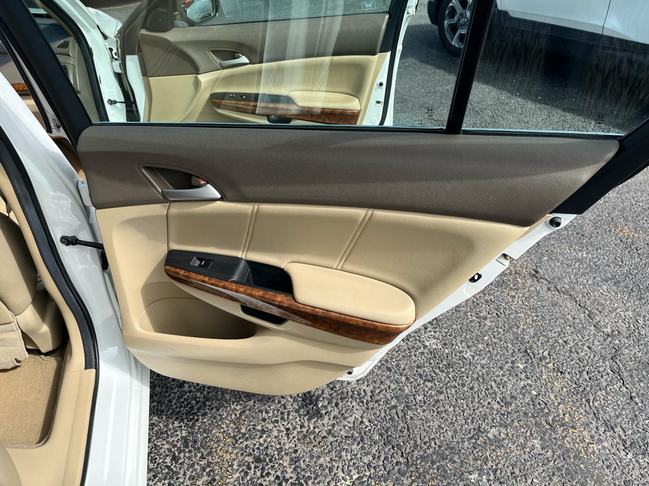 Honda Accord EX-L V-6 Sedan AT 2010