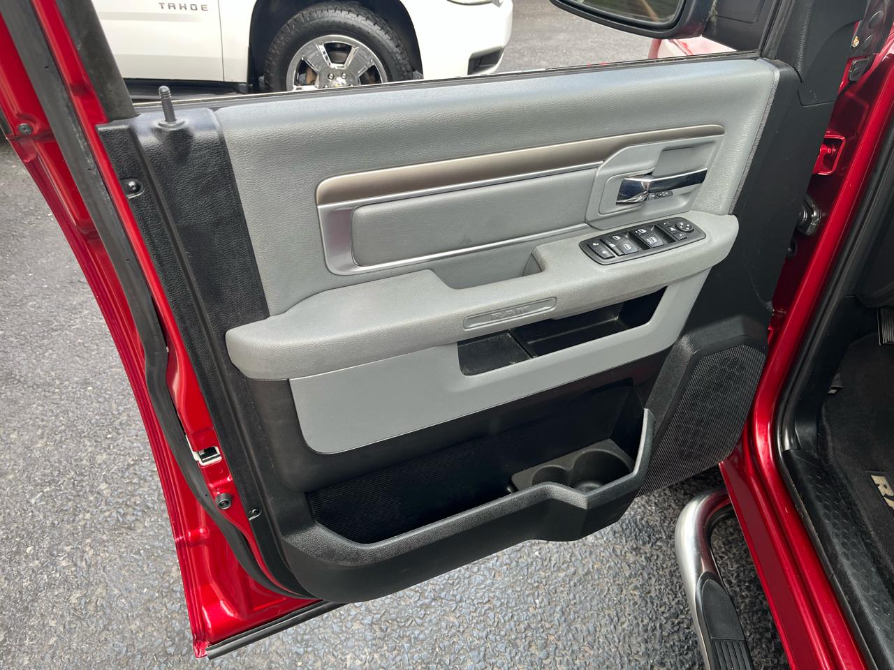 RAM 1500 SLT Crew Cab SWB 4WD 2014