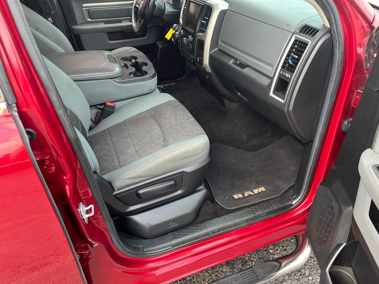 RAM 1500 SLT Crew Cab SWB 4WD 2014