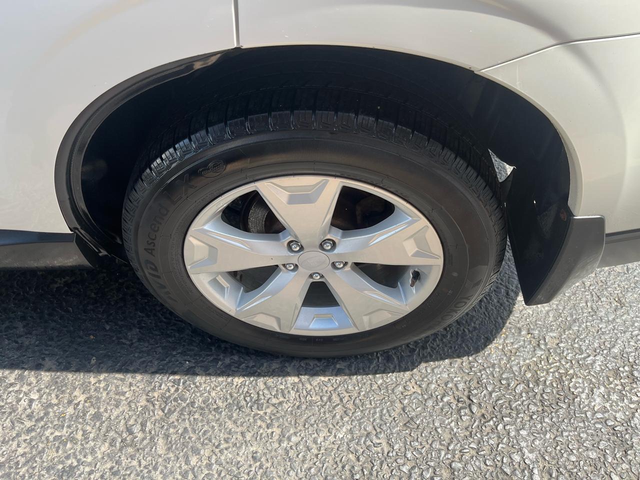 Subaru Forester 2.5i Premium PZEV CVT 2016