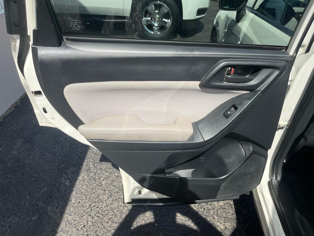 Subaru Forester 2.5i Premium PZEV CVT 2016