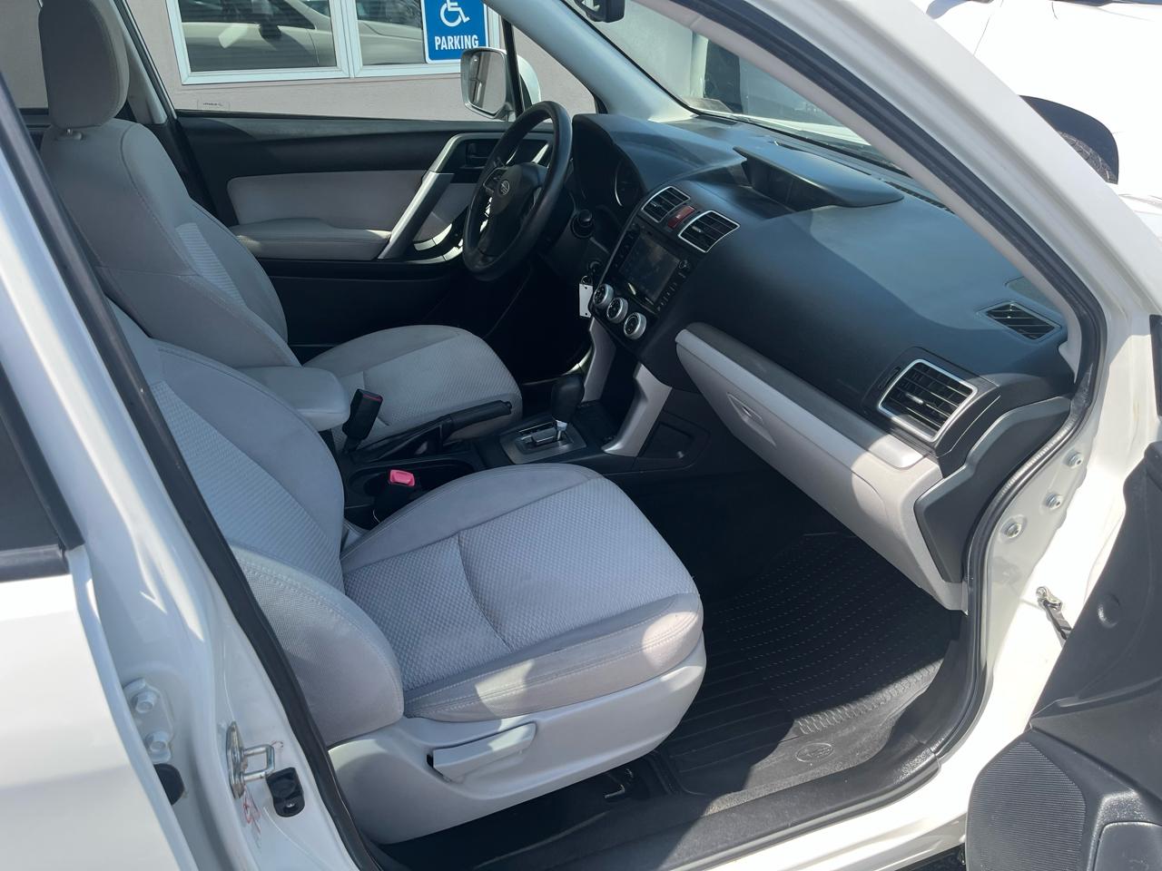 Subaru Forester 2.5i Premium PZEV CVT 2016