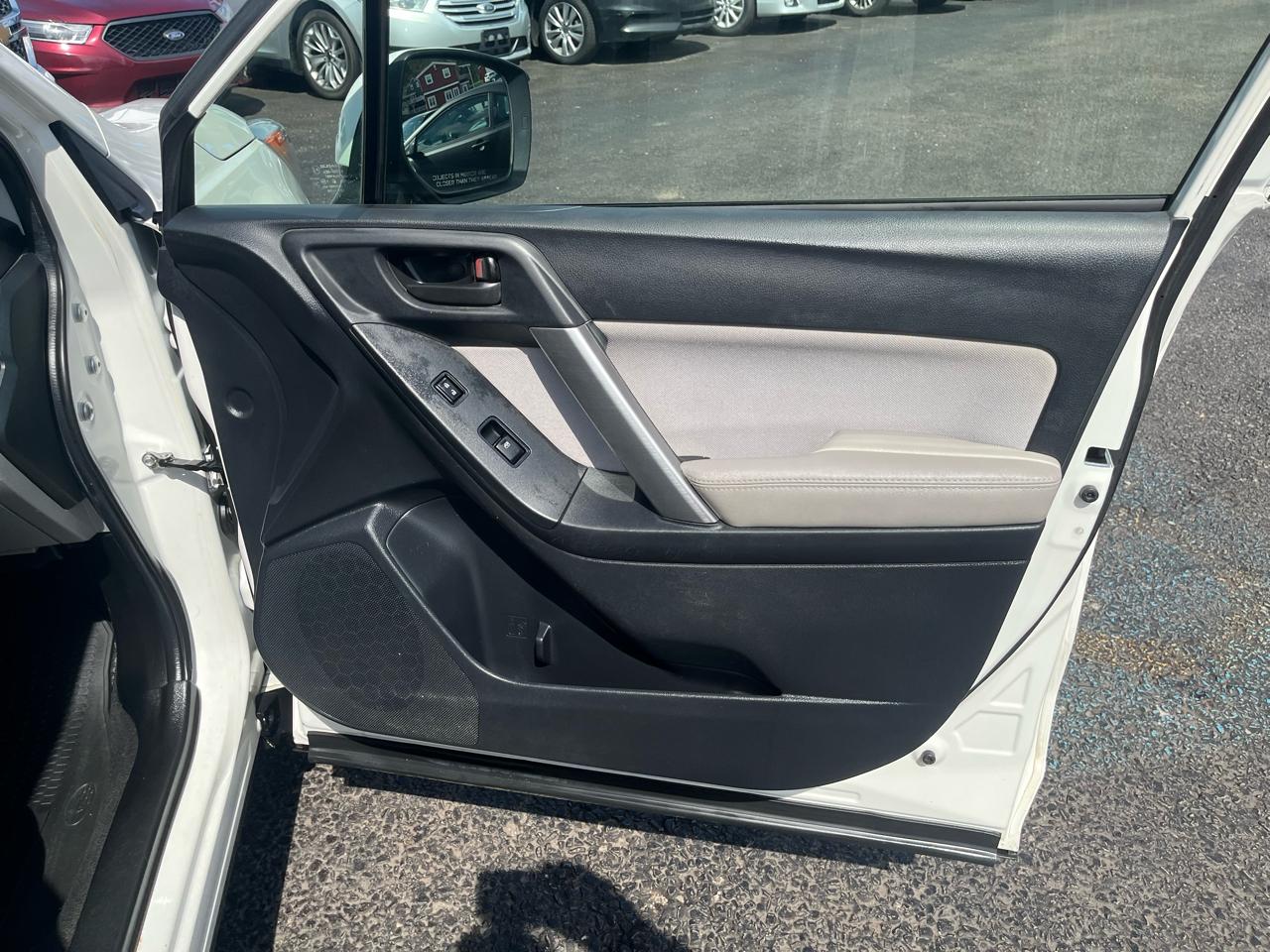 Subaru Forester 2.5i Premium PZEV CVT 2016