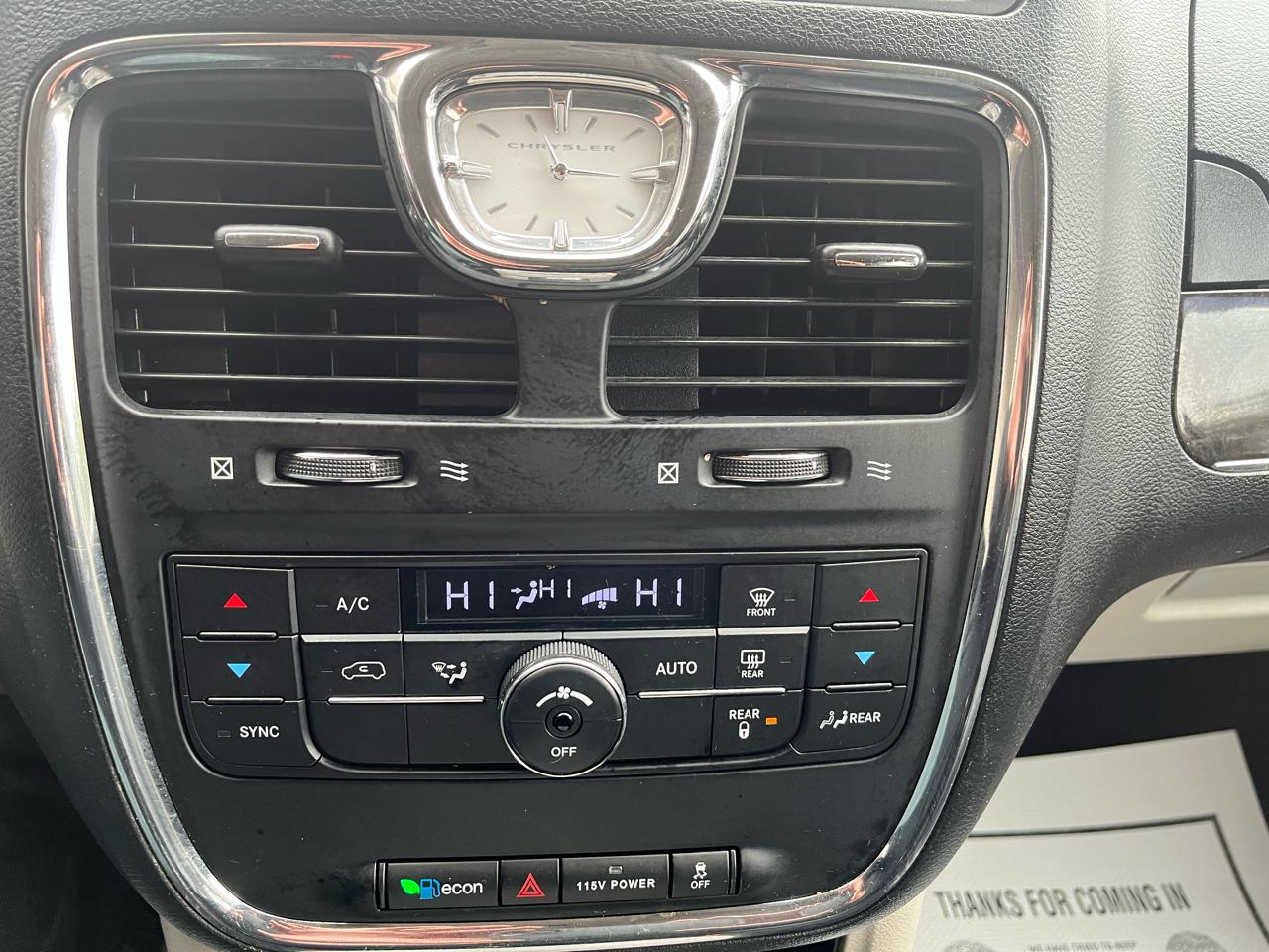 Chrysler Town & Country Touring 2014