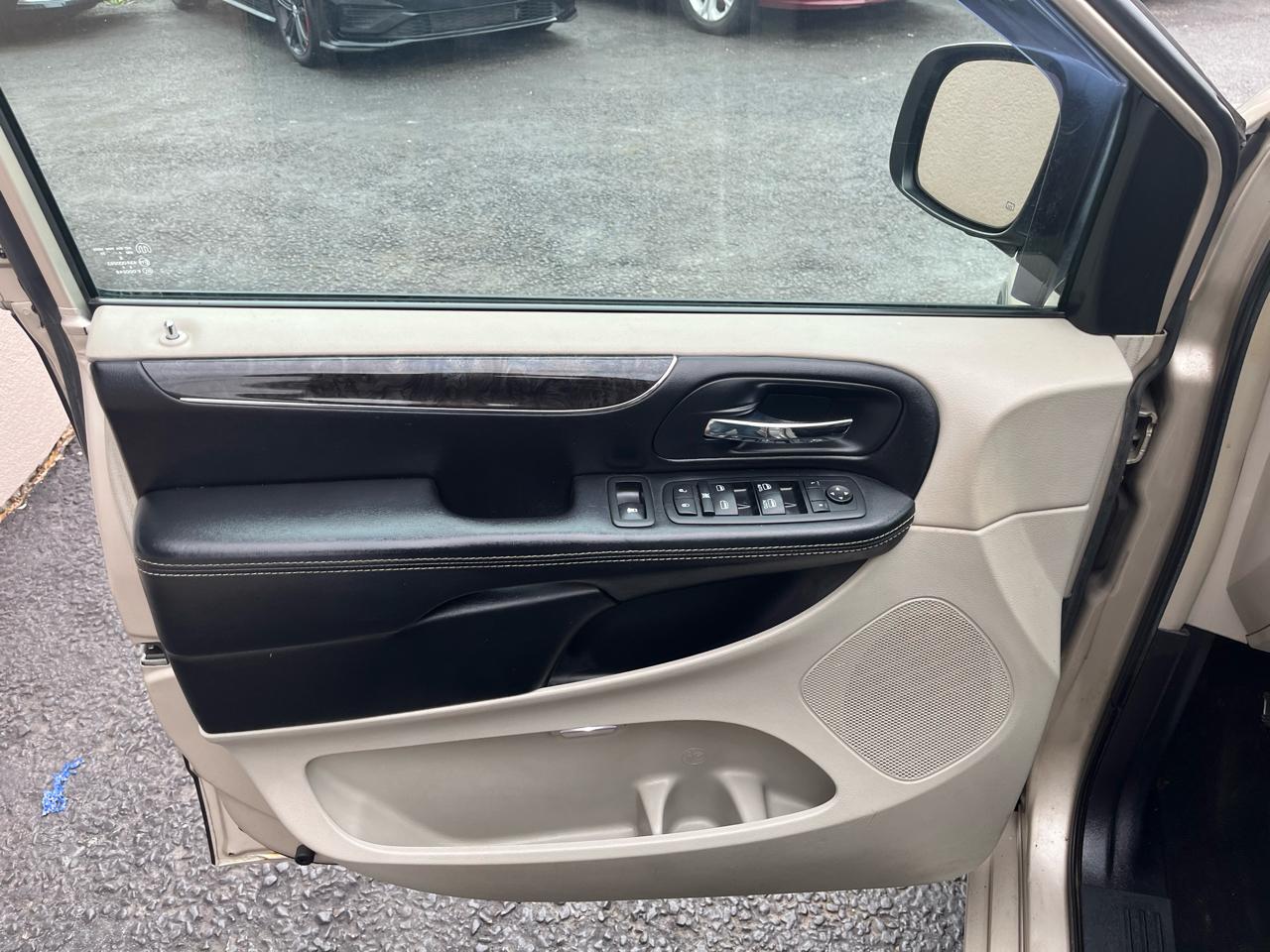 Chrysler Town & Country Touring 2014