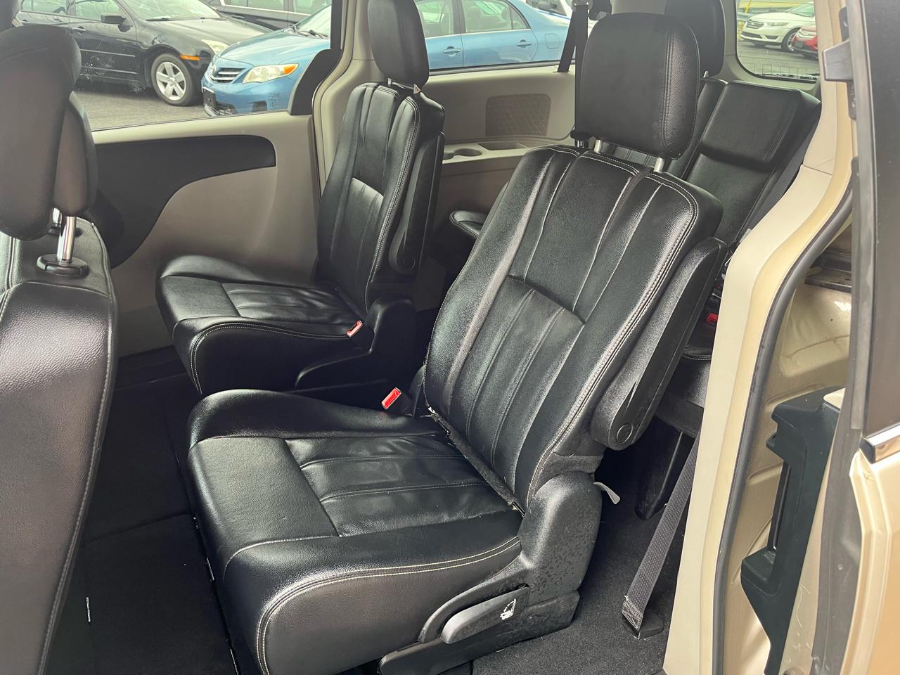 Chrysler Town & Country Touring 2014