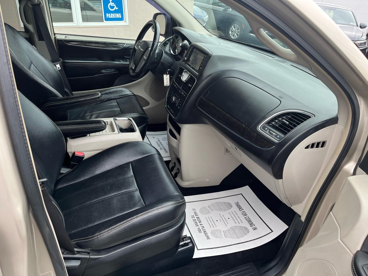 Chrysler Town & Country Touring 2014