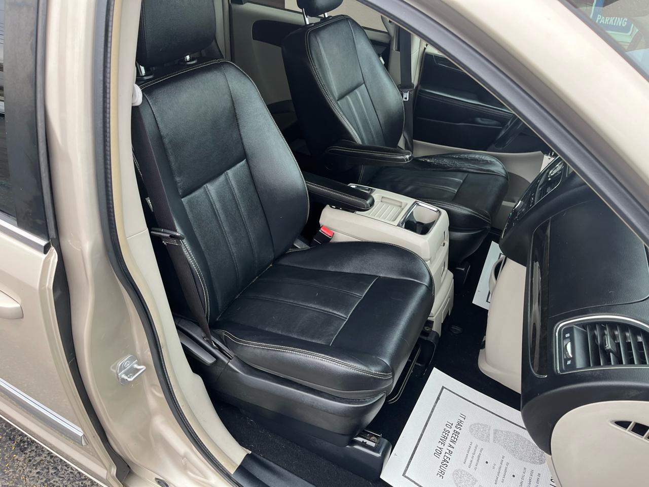 Chrysler Town & Country Touring 2014