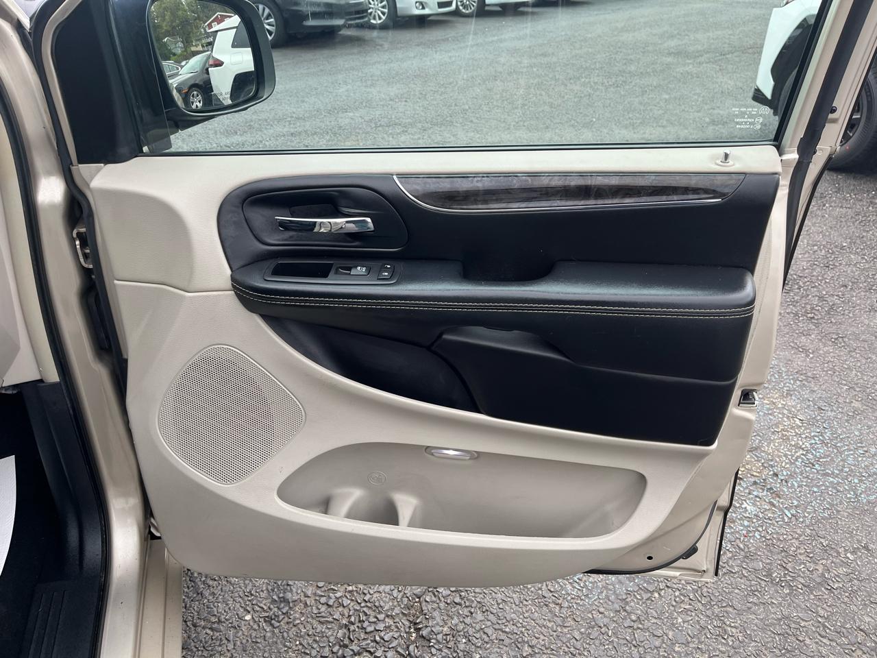 Chrysler Town & Country Touring 2014