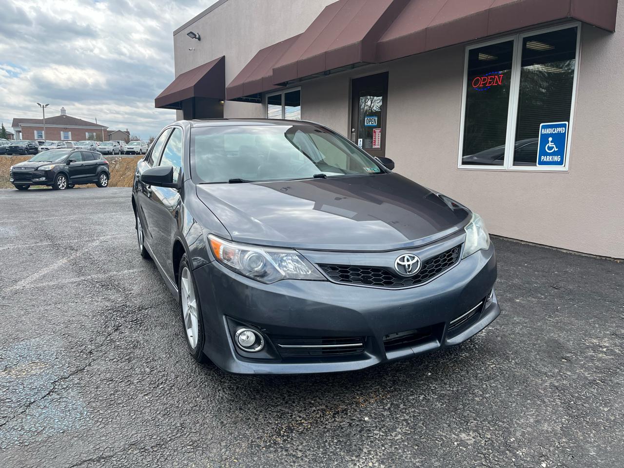 Toyota Camry SE 4D Sedan 2012