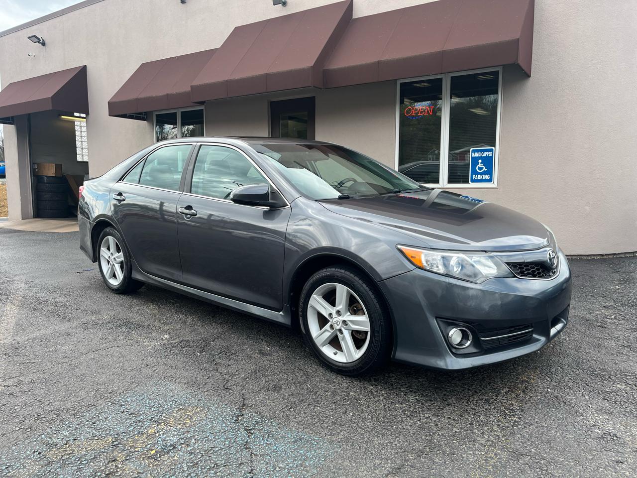 Toyota Camry SE 4D Sedan 2012