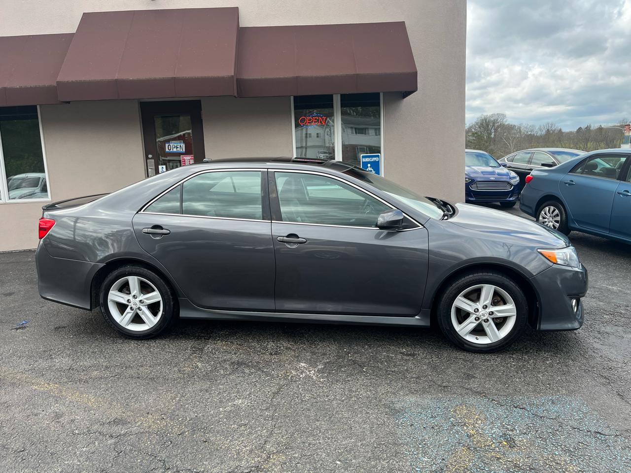 Toyota Camry SE 4D Sedan 2012