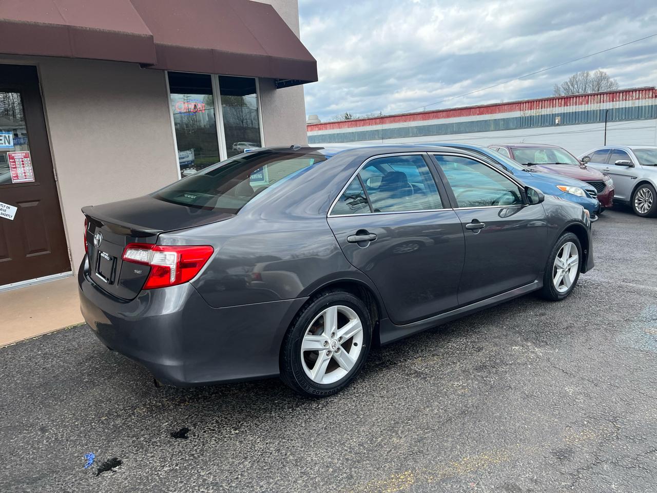 Toyota Camry SE 4D Sedan 2012