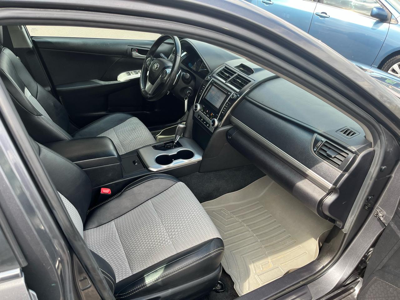 Toyota Camry SE 4D Sedan 2012