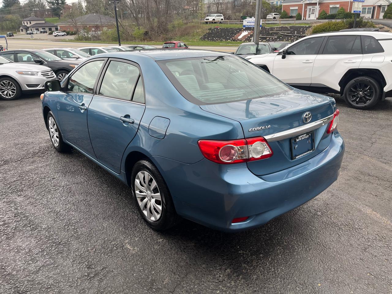 Toyota Corolla LE 4D Sedan at 2013