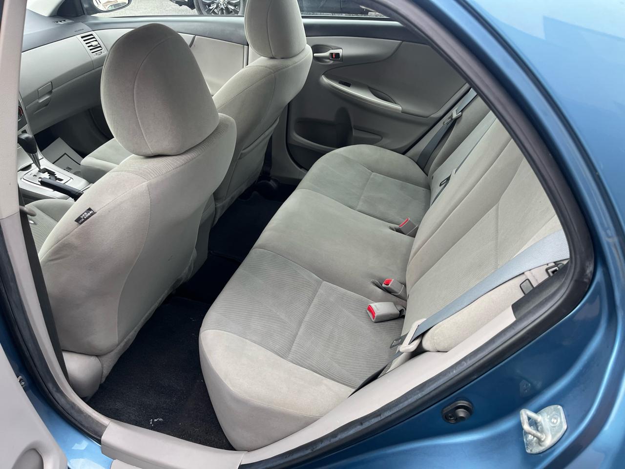 Toyota Corolla LE 4D Sedan at 2013