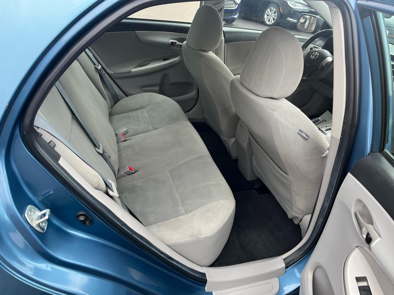 Toyota Corolla LE 4D Sedan at 2013