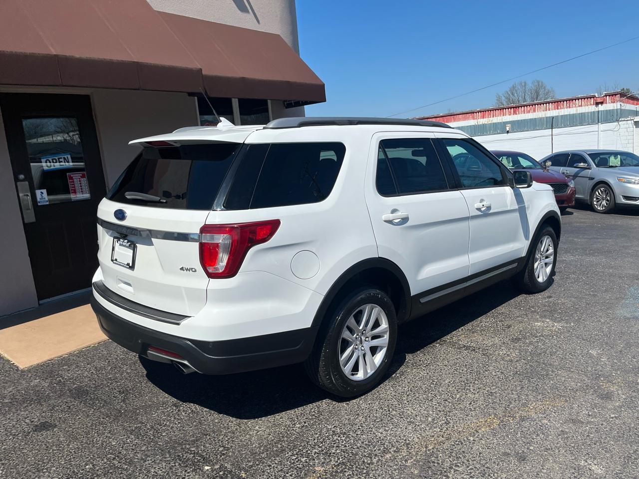 Ford Explorer XLT 4WD 2018